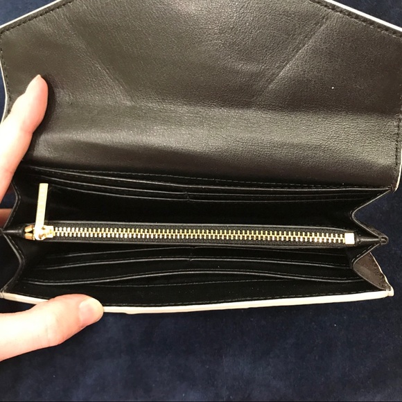 Tory Burch Lizard Continental Wallet - Picture 4 of 7